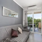 Gorgeous In With Wifi Apartment Pinezići